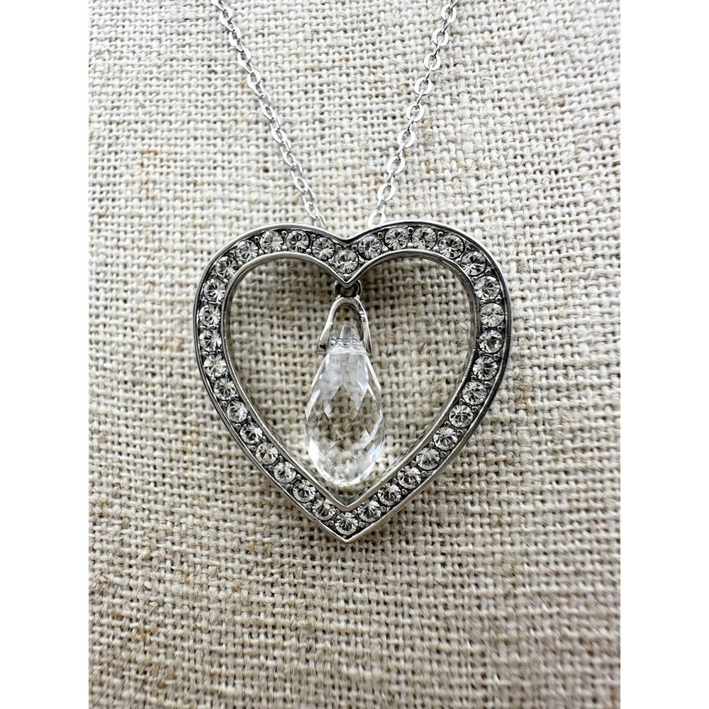 Made With Swarovski crystal  Heart pendant in platinum over sterling Silver 18”